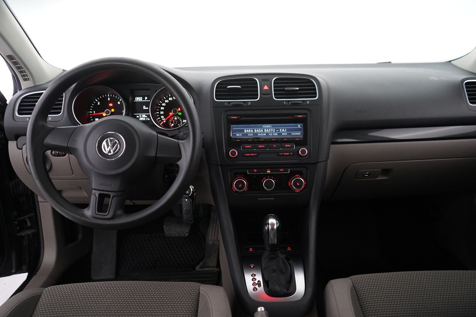 Volkswagen Golf 2011 MYYDÄÄN HUUTOKAUPAT.COM