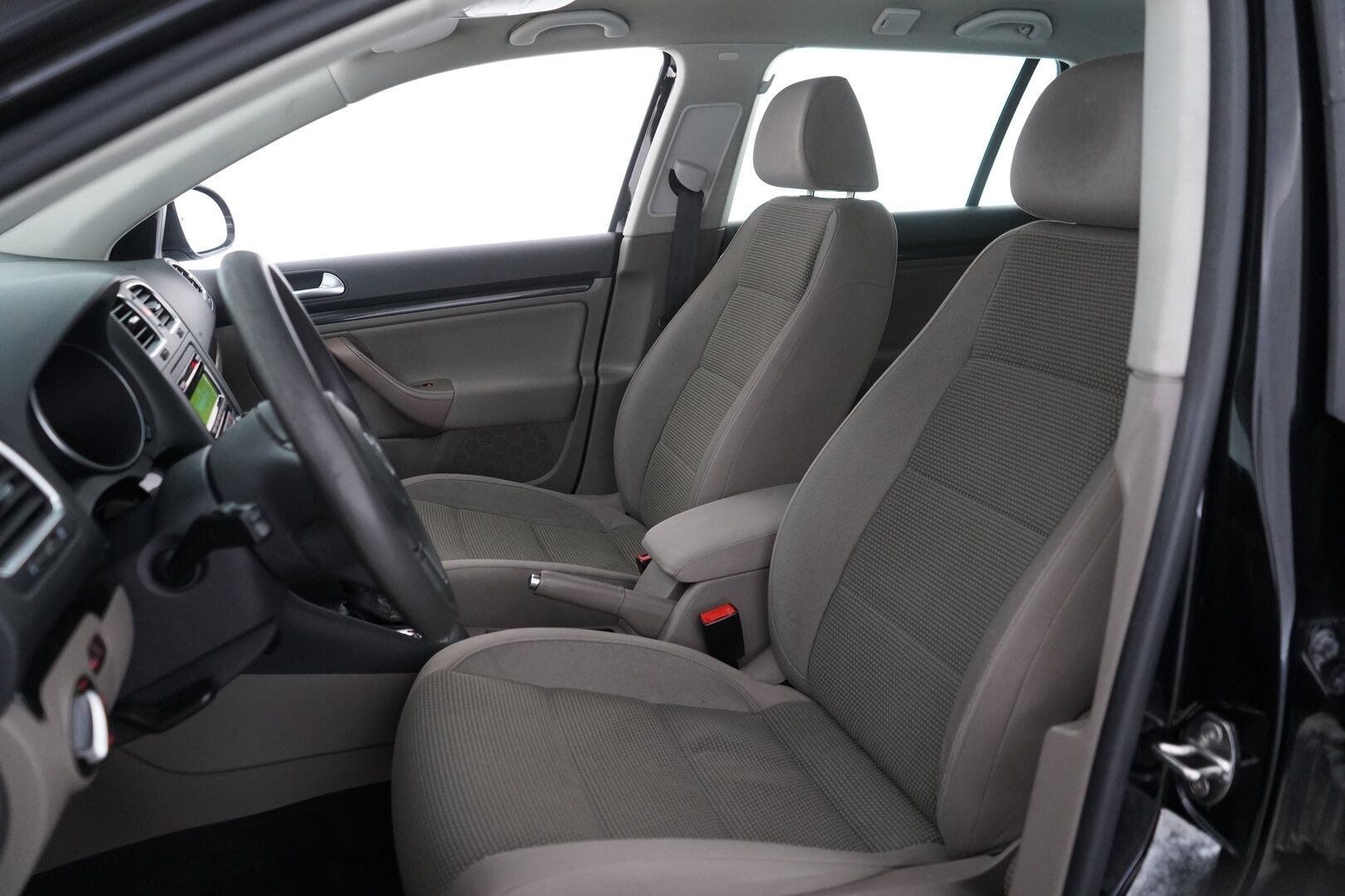 Volkswagen Golf 2011 MYYDÄÄN HUUTOKAUPAT.COM