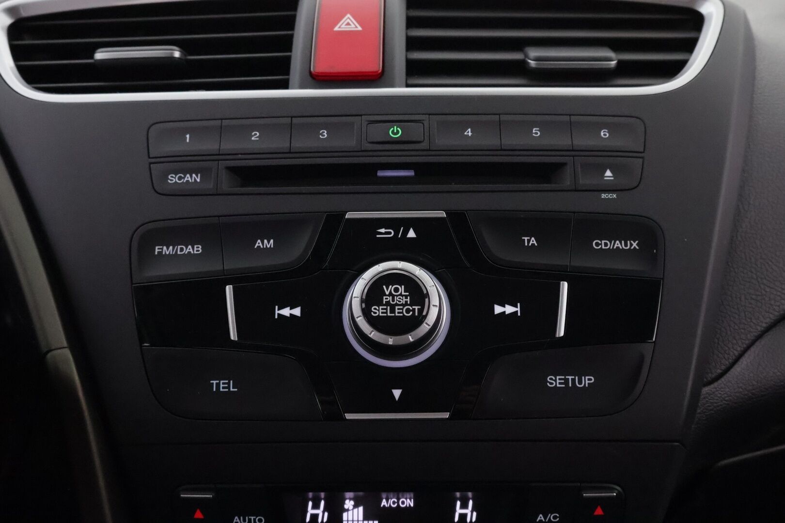 Honda Civic 2014 Tourer 1,8i Lifestyle Business HID * Suomiauto / Peruutuskamera / Vakkari / Lohko&Sisäpistoke / Peruutustutkat / HiFi - Hyvät huollot / 2x Hyvät renkaat / Juuri tullut Tampereelle!