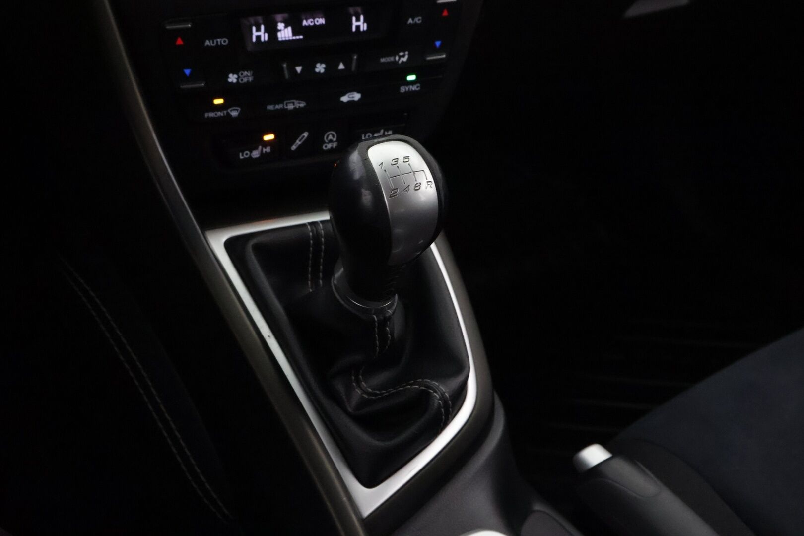 Honda Civic 2014 Tourer 1,8i Lifestyle Business HID * Suomiauto / Peruutuskamera / Vakkari / Lohko&Sisäpistoke / Peruutustutkat / HiFi - Hyvät huollot / 2x Hyvät renkaat / Juuri tullut Tampereelle!