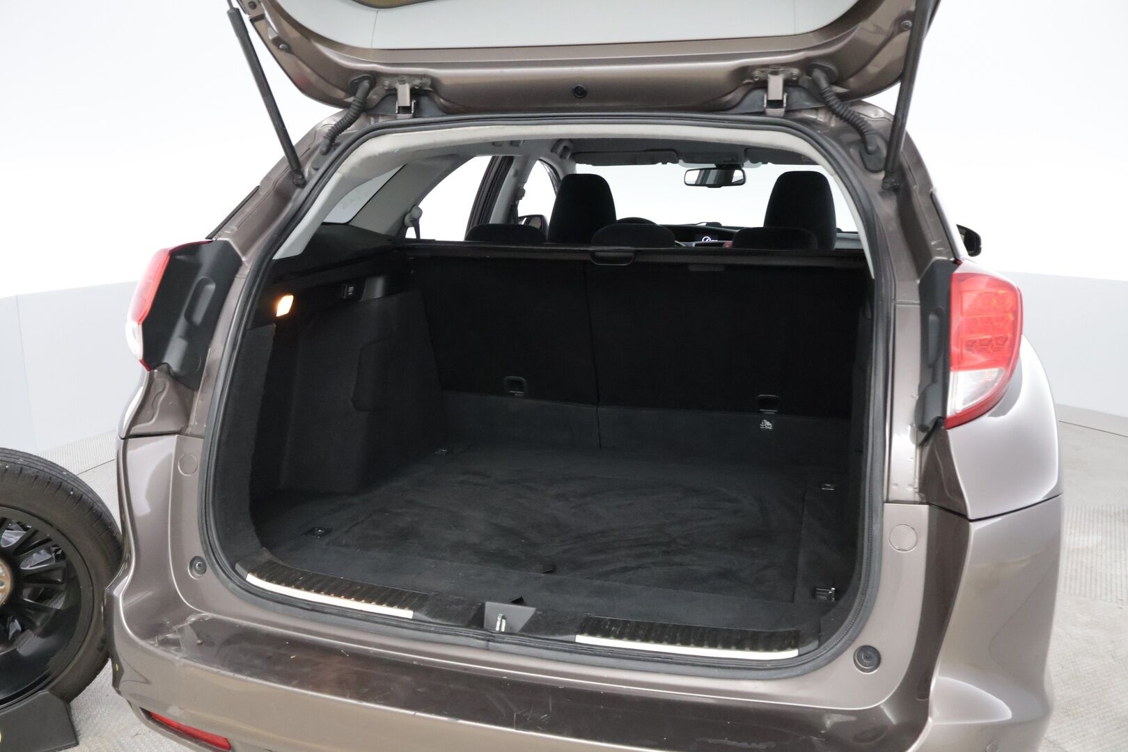 Honda Civic 2014 Tourer 1,8i Lifestyle Business HID * Suomiauto / Peruutuskamera / Vakkari / Lohko&Sisäpistoke / Peruutustutkat / HiFi - Hyvät huollot / 2x Hyvät renkaat / Juuri tullut Tampereelle!