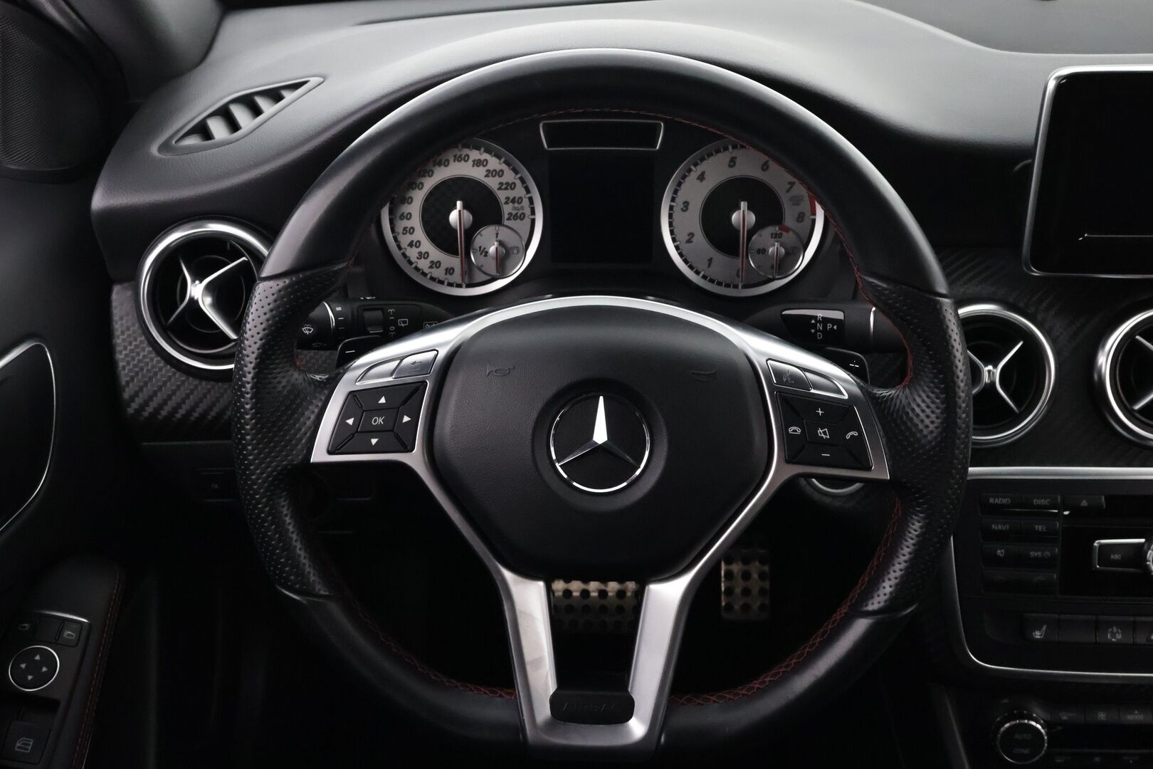 Mercedes-Benz A 2014 200 BE A Premium Business AMG - 2OM Suomiauto | Webasto | Vetokoukku | Peruutuskamera | Nahka-Alcantara | Bi-Xenon | Näyttävä!