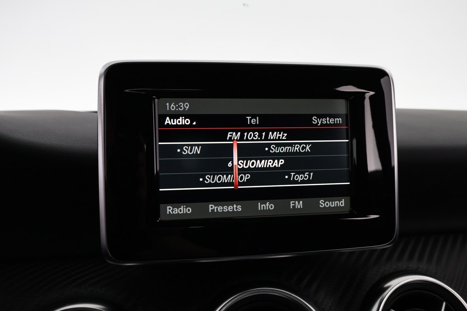 Mercedes-Benz A 2014 200 BE A Premium Business AMG - 2OM Suomiauto | Webasto | Vetokoukku | Peruutuskamera | Nahka-Alcantara | Bi-Xenon | Näyttävä!