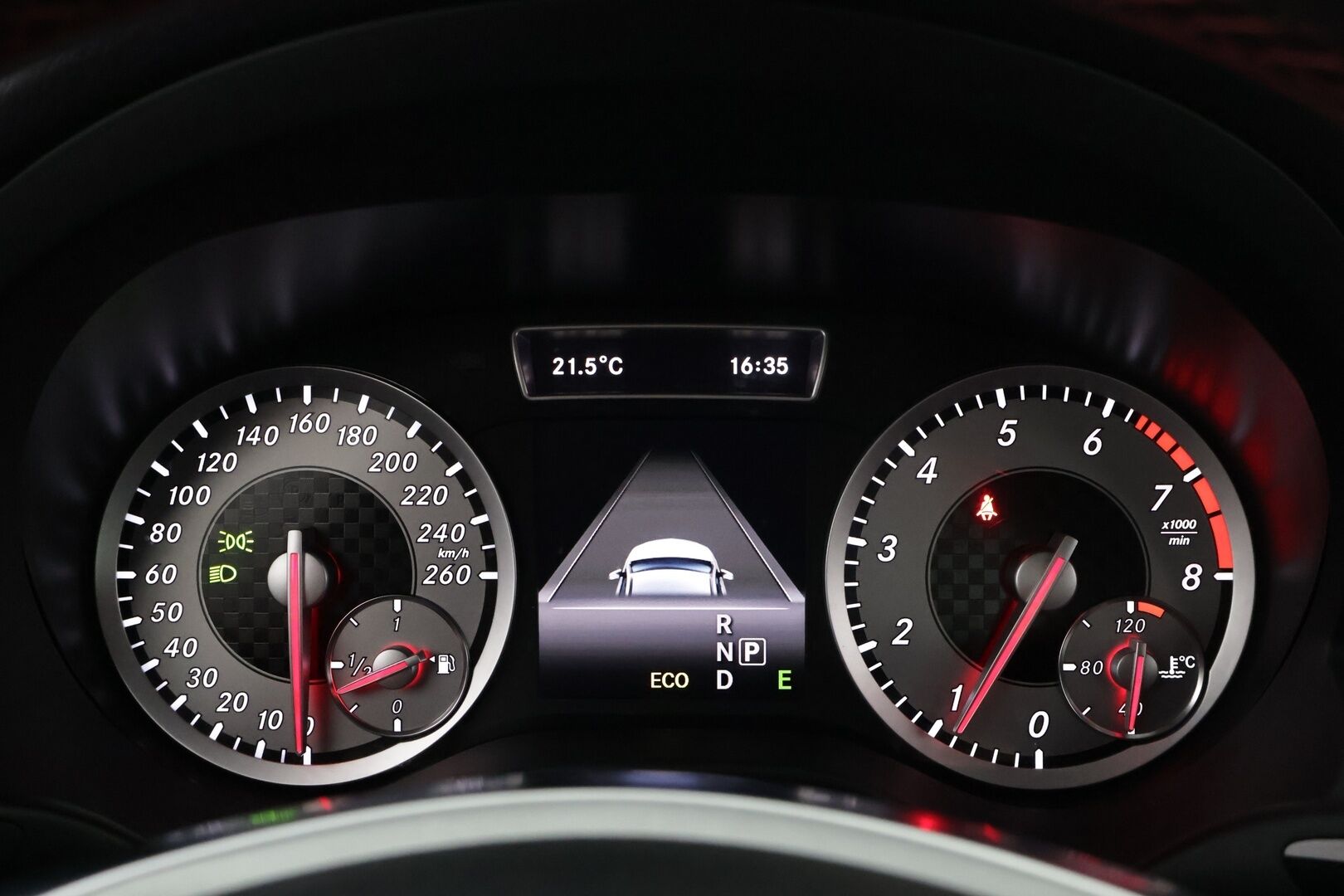 Mercedes-Benz A 2014 200 BE A Premium Business AMG - 2OM Suomiauto | Webasto | Vetokoukku | Peruutuskamera | Nahka-Alcantara | Bi-Xenon | Näyttävä!