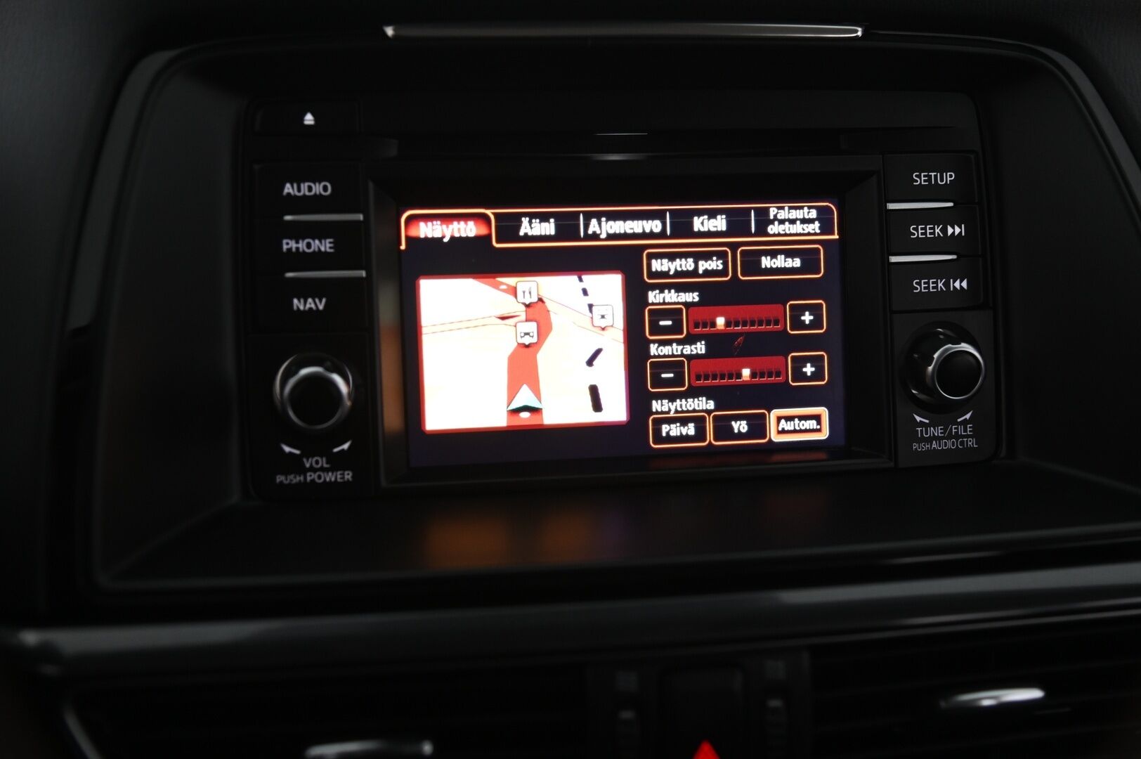 Mazda Mazda6 2015 Sport Wagon 2,2 (150) SKYACTIV-D Premium Plus Business 6MT 5ov TF6 *Tutkat / Vakkari / Lohkolämmitin + sisäpistoke* - *Juuri tullut / 2x renkaat / Suomi-auto*