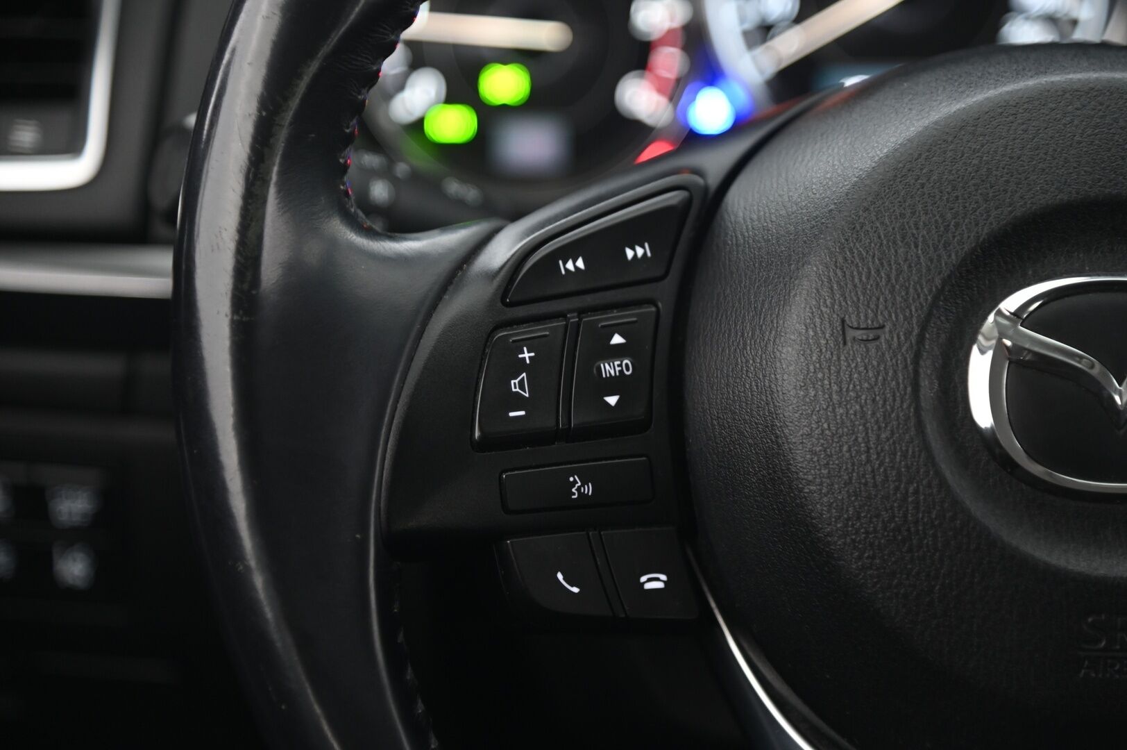 Mazda Mazda6 2015 Sport Wagon 2,2 (150) SKYACTIV-D Premium Plus Business 6MT 5ov TF6 *Tutkat / Vakkari / Lohkolämmitin + sisäpistoke* - *Juuri tullut / 2x renkaat / Suomi-auto*