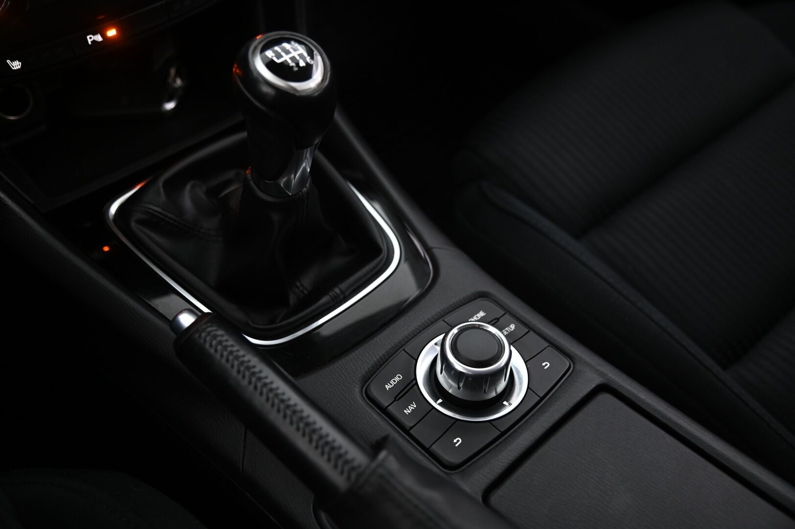 Mazda Mazda6 2015 Sport Wagon 2,2 (150) SKYACTIV-D Premium Plus Business 6MT 5ov TF6 *Tutkat / Vakkari / Lohkolämmitin + sisäpistoke* - *Juuri tullut / 2x renkaat / Suomi-auto*