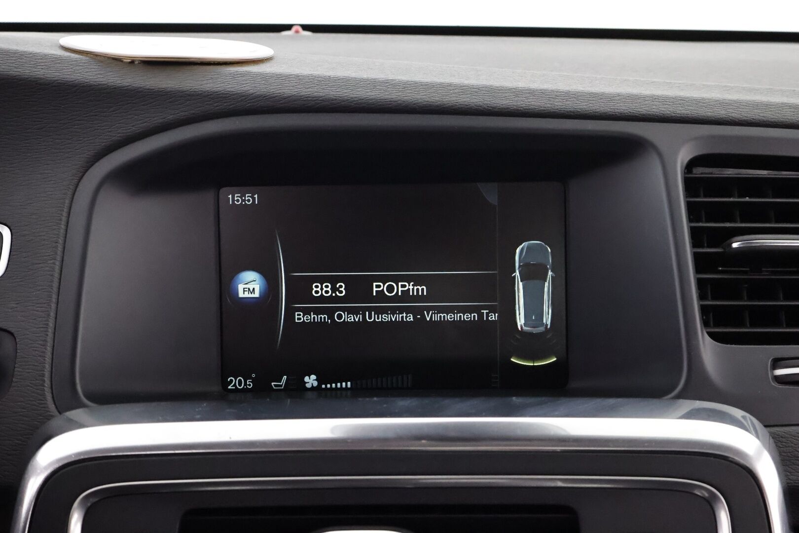 Volvo V60 2015 D2 Business Edition - Suomiauto | Webasto | High.Perf Audio | Vakkari | Xenon | P.Tutka | Hiljattain huollettu | 2x renkaat vanteilla | Ei adblue!