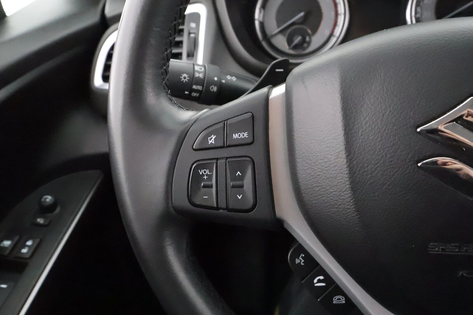 Suzuki S-Cross 2022 1,4 BOOSTERJET 4WD GL+ 6AT HYBRID * Webasto / ACC / P.kamera / LED / Koukku * - Suomi-auto / Kahdet renkaat aluvanteilla / Merkkihuollettu - HULLUT JOULUT KORKOTARJOUS 2,49% 