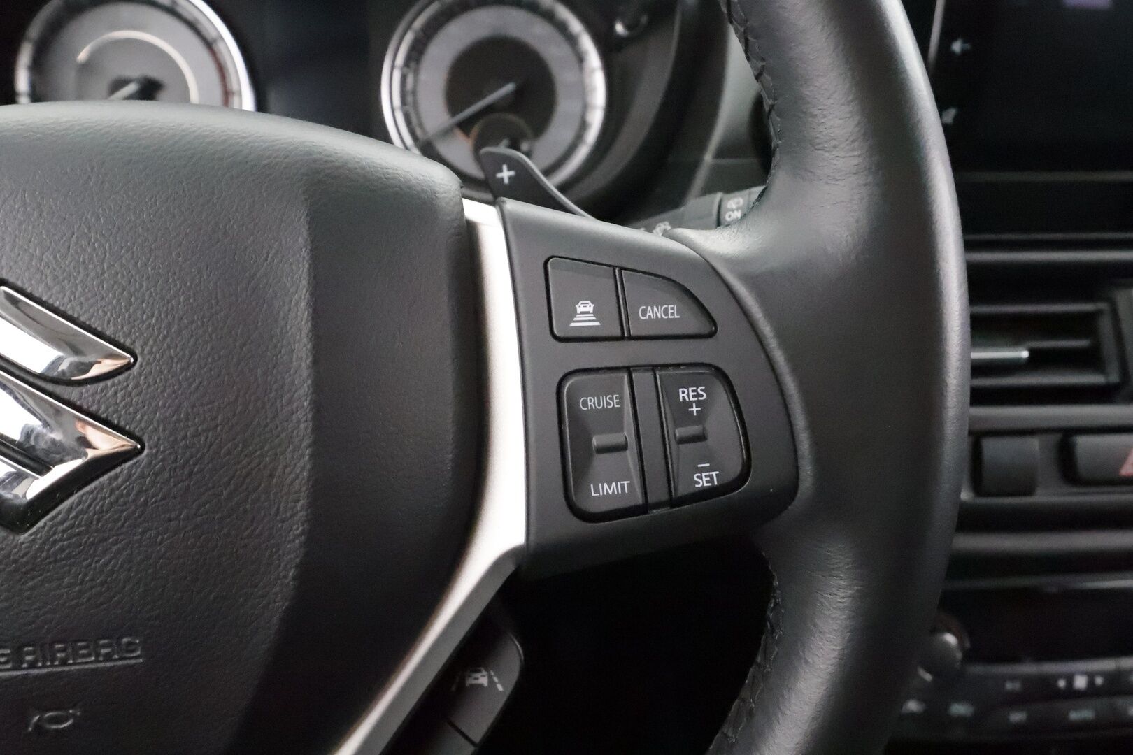 Suzuki S-Cross 2022 1,4 BOOSTERJET 4WD GL+ 6AT HYBRID * Webasto / ACC / P.kamera / LED / Koukku * - Suomi-auto / Kahdet renkaat aluvanteilla / Merkkihuollettu - HULLUT JOULUT KORKOTARJOUS 2,49% 