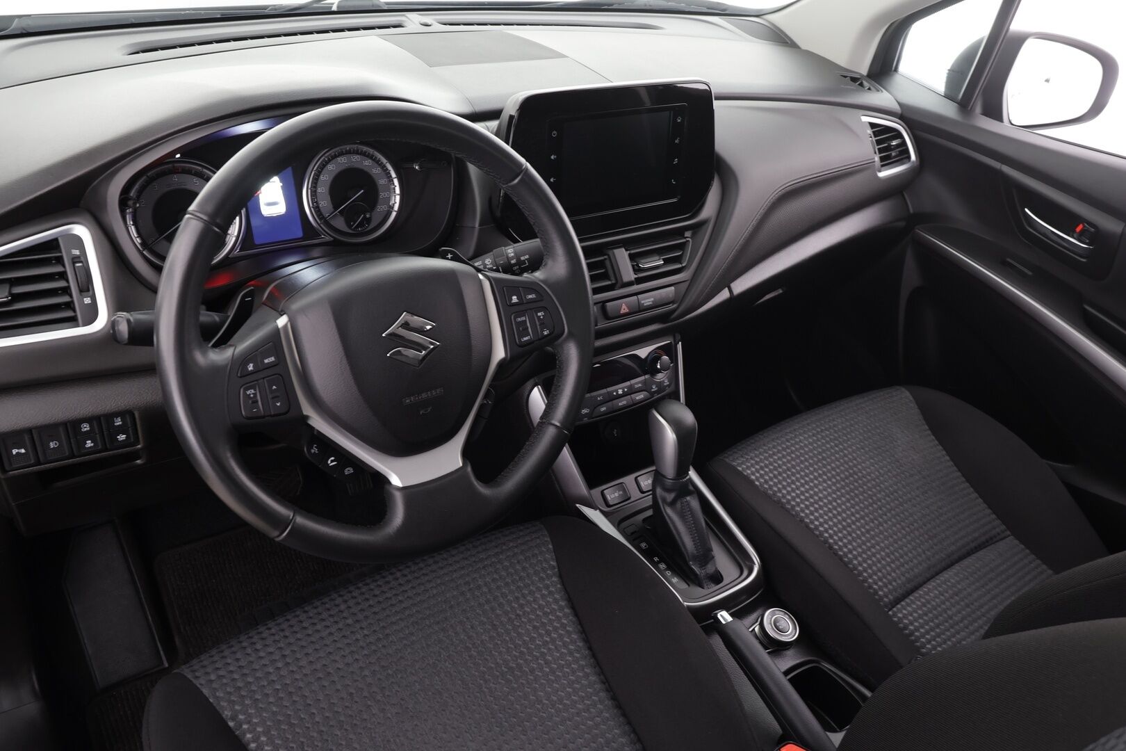 Suzuki S-Cross 2022 1,4 BOOSTERJET 4WD GL+ 6AT HYBRID * Webasto / ACC / P.kamera / LED / Koukku * - Suomi-auto / Kahdet renkaat aluvanteilla / Merkkihuollettu - HULLUT JOULUT KORKOTARJOUS 2,49% 