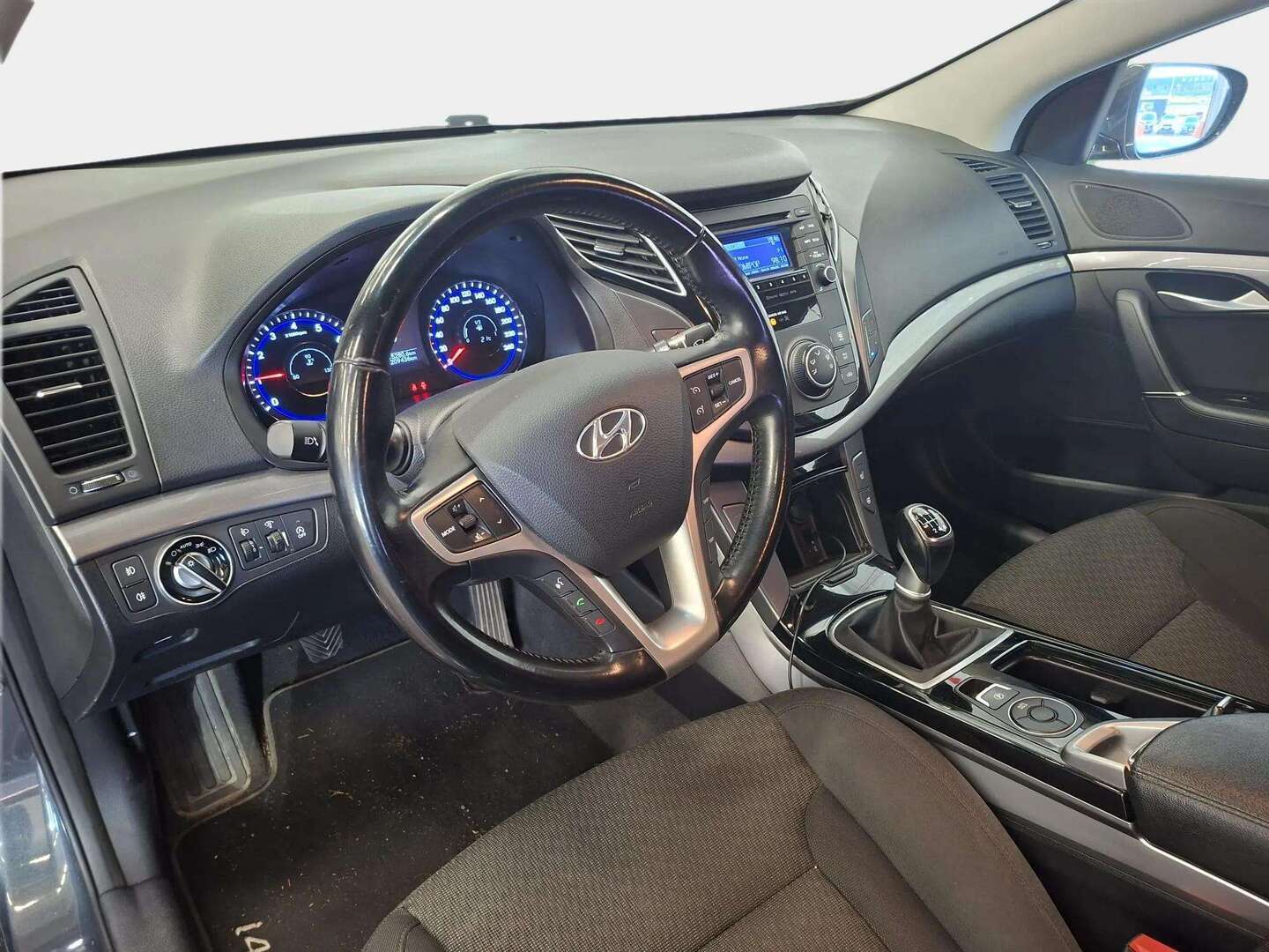 Hyundai i40 1,6 GDI 6MT ISG Classic 2015, kuva 4/7