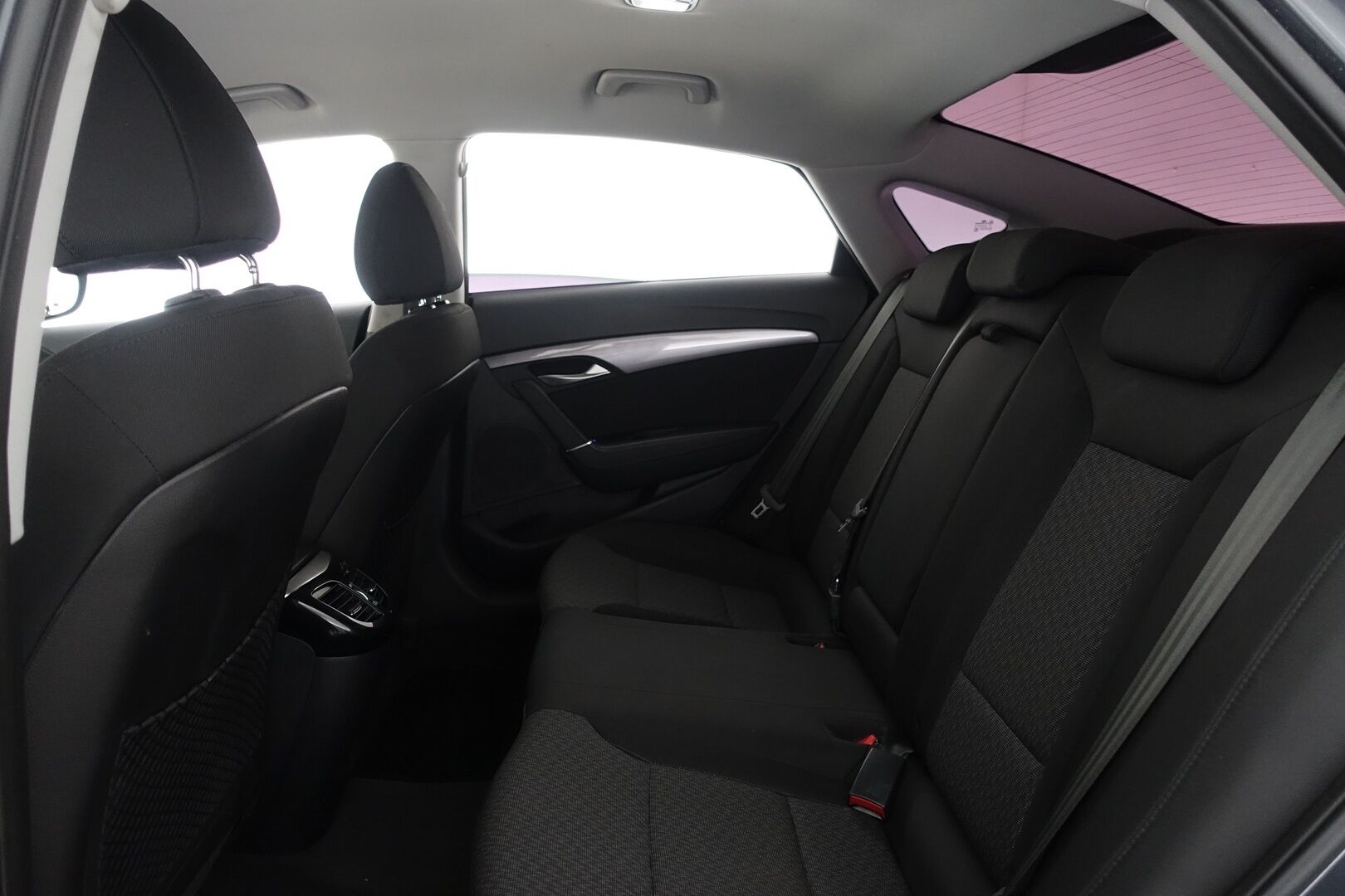 Hyundai i40 Sedan 2015 1,6 GDI 6MT ISG Classic - Suomi-auto | LED-päiväajovalot | Vakionopeudensäädin | Bluetooth-audio | Tummennetut takalasit | Sähkösäätöiset peilit | 2x renkaat ja vanteet | Siisti sisätila | Juuri huollettu! |