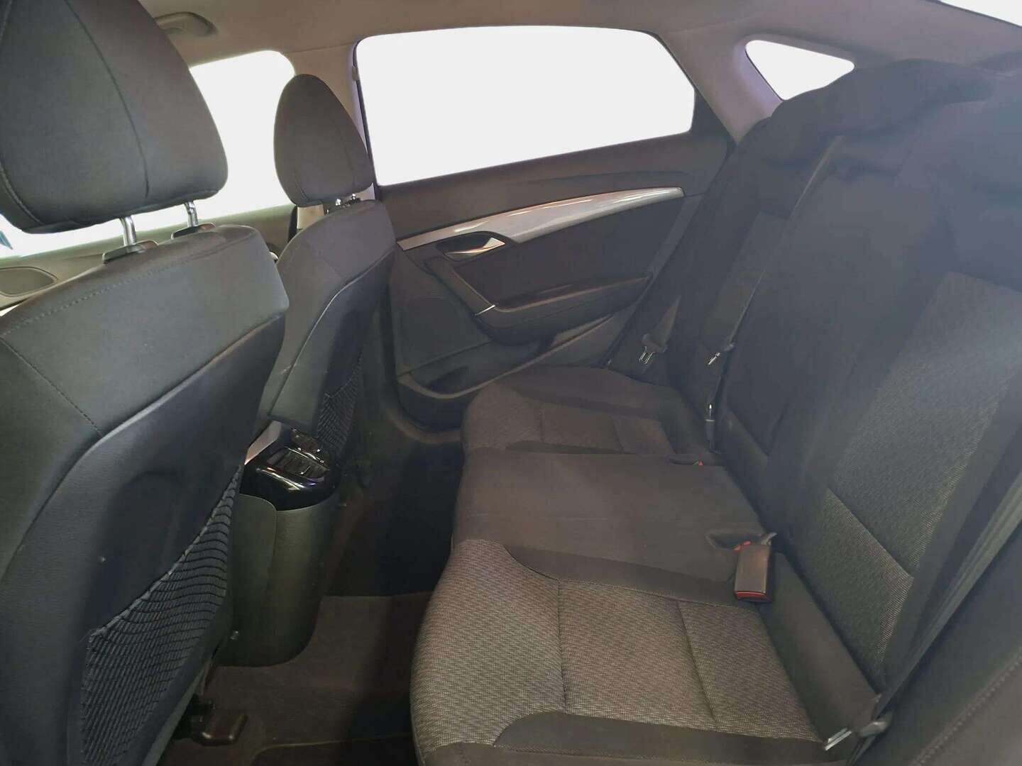 Hyundai i40 Sedan 2015 1,6 GDI 6MT ISG Classic - Suomi-auto | LED-päiväajovalot | Vakionopeudensäädin | Bluetooth-audio | Tummennetut takalasit | Sähkösäätöiset peilit | 2x renkaat ja vanteet | Siisti sisätila | Juuri huollettu! |