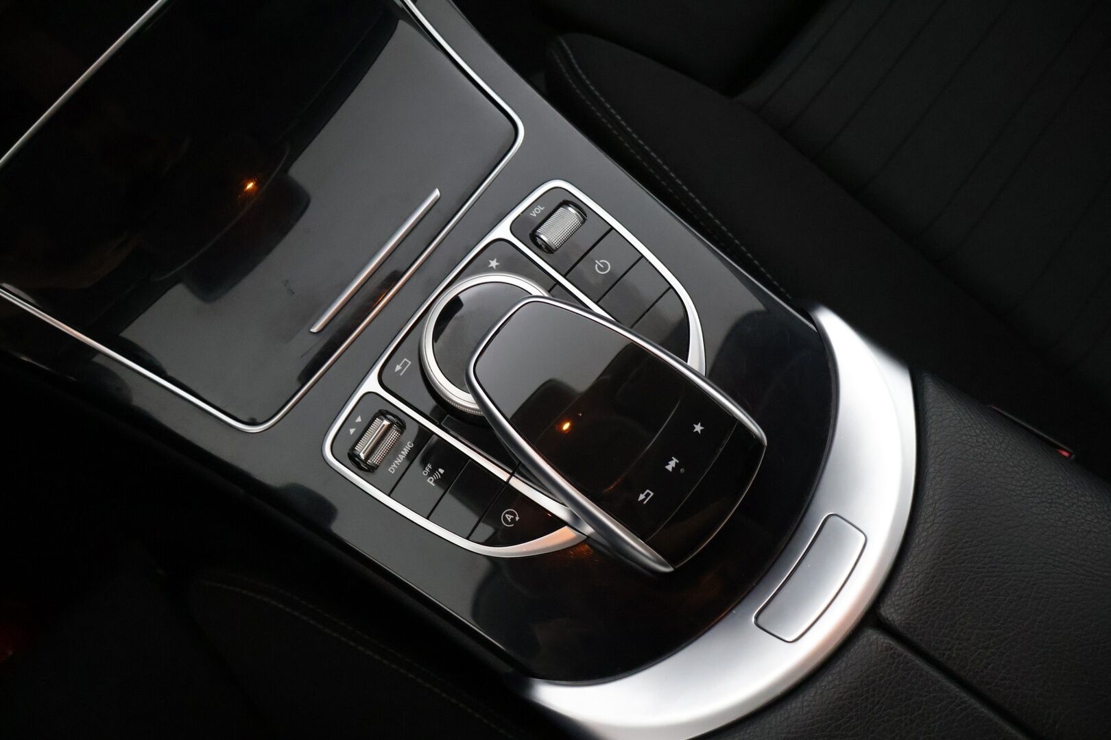 MERCEDES-BENZ C 2017 220 d 4Matic T A Premium Business * Burmester / Vetokoukku / Sähkökontti / Navi / Vakkari * - Juuri huollettu! / Kahdet renkaat aluvanteilla