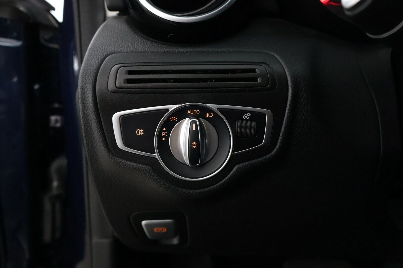 MERCEDES-BENZ C 2017 220 d 4Matic T A Premium Business * Burmester / Vetokoukku / Sähkökontti / Navi / Vakkari * - Juuri huollettu! / Kahdet renkaat aluvanteilla