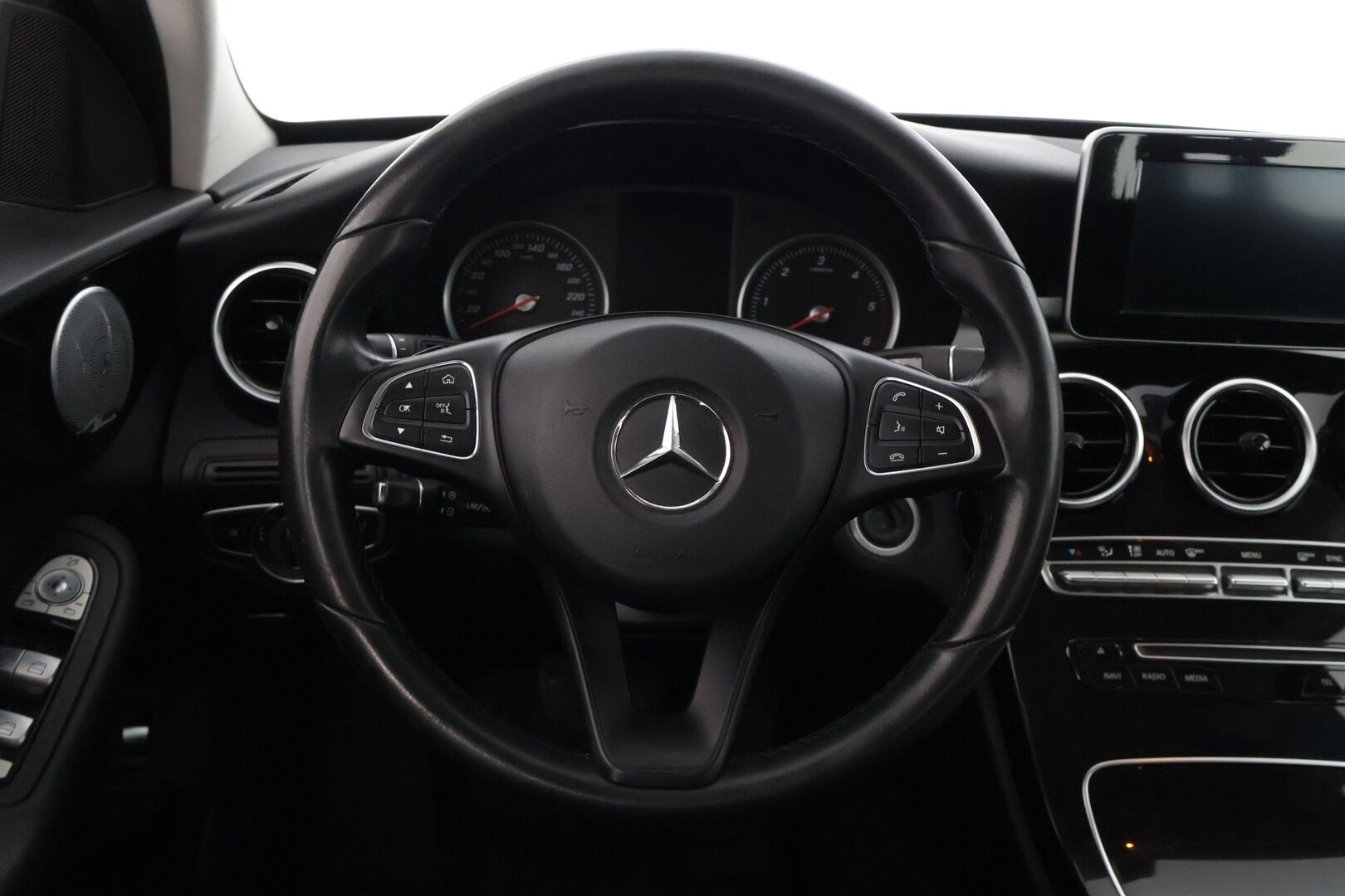 MERCEDES-BENZ C 2017 220 d 4Matic T A Premium Business * Burmester / Vetokoukku / Sähkökontti / Navi / Vakkari * - Juuri huollettu! / Kahdet renkaat aluvanteilla