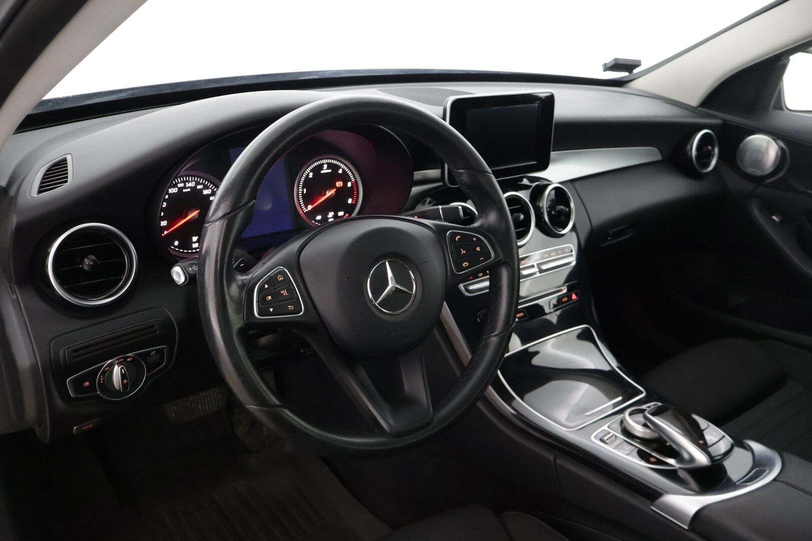 MERCEDES-BENZ C 2017 220 d 4Matic T A Premium Business * Burmester / Vetokoukku / Sähkökontti / Navi / Vakkari * - Juuri huollettu! / Kahdet renkaat aluvanteilla