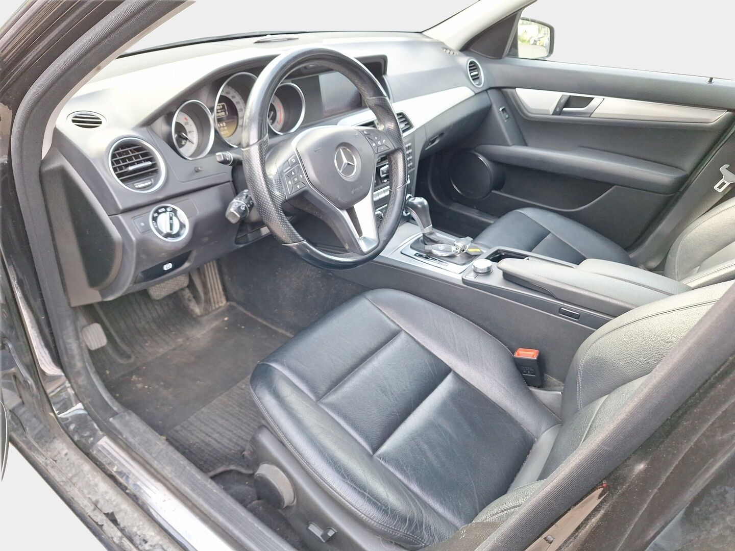 Mercedes-Benz C 2011 300 CDI 4MATIC - YritysOutlet - Myydään vain yrityksille - | Harman&Kardon | Tutkat | Panorama | Lohko | Vakkari | ILS Xenon | Nahkasisusta | S-Luukku |