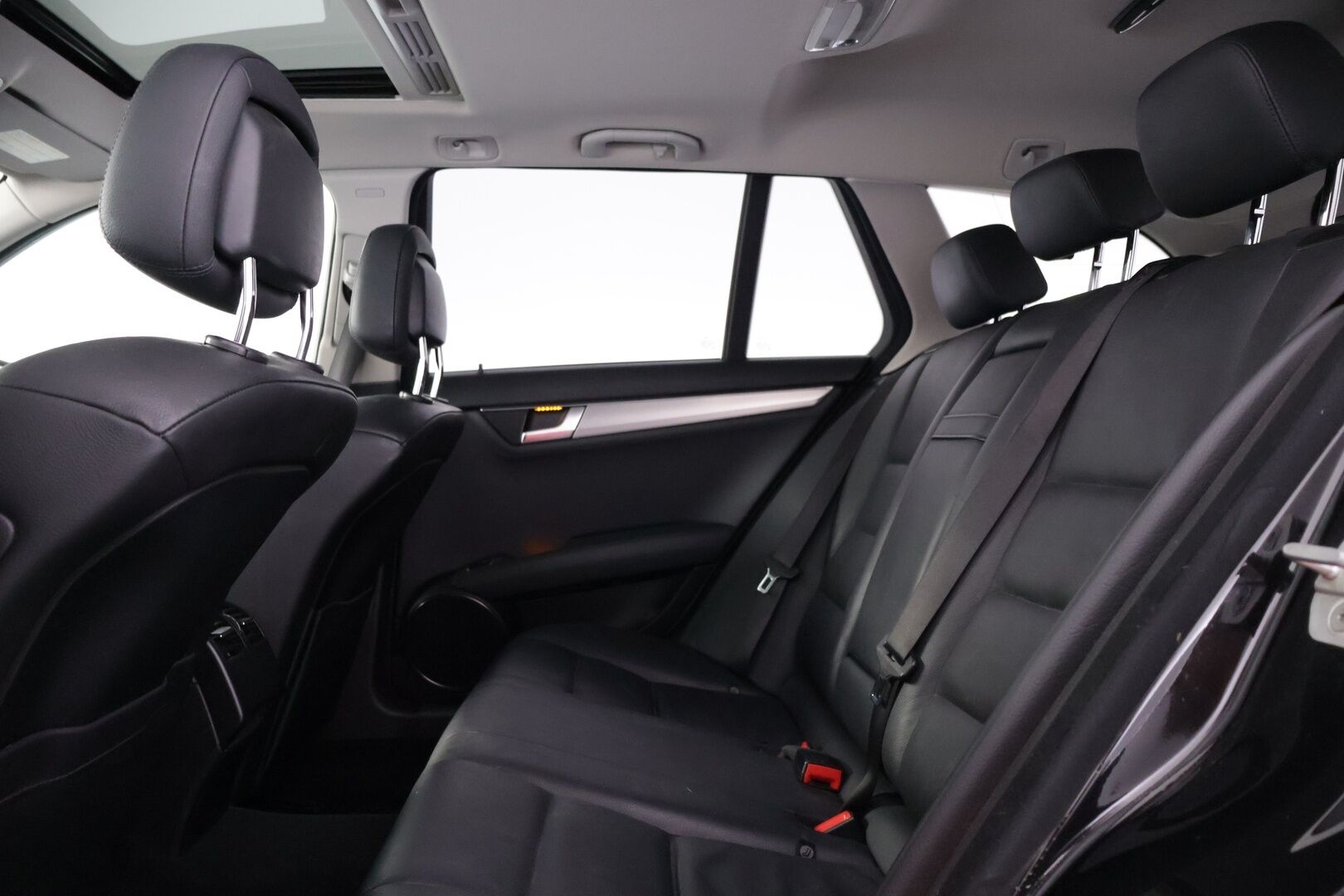 Mercedes-Benz C 2012 300 CDI 4MATIC - Myydään Huutokaupat.com - | Harman&Kardon | Tutkat | Panorama | Lohko | Vakkari | ILS Xenon | Nahkasisusta | S-Luukku |