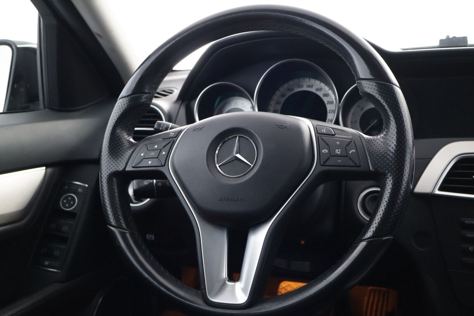 Mercedes-Benz C 2012 300 CDI 4MATIC - Myydään Huutokaupat.com - | Harman&Kardon | Tutkat | Panorama | Lohko | Vakkari | ILS Xenon | Nahkasisusta | S-Luukku |