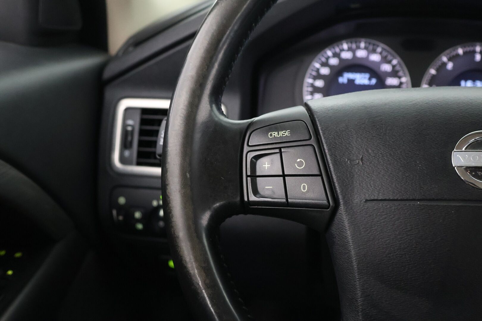 Volvo V70 2009 2,0D - YritysOutlet - Myydään vain yrityksille - – Tämä auto myydään YritysOutlet -valikoimasta vain yritykselle