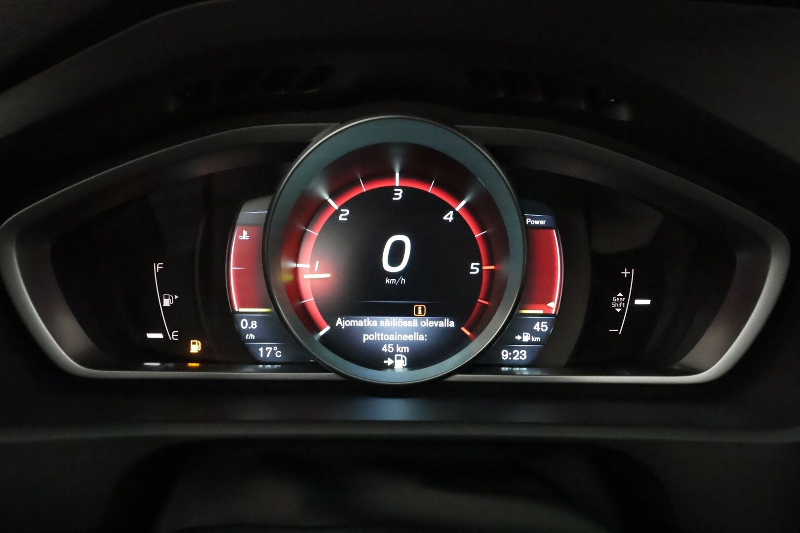Volvo V40 2016 D4 Ocean Race Business **Webasto / Vakkari / P.tutka / Nahkapenkit / Kaarrevalot** - Suomi-auto / Kahdet renkaat aluvanteilla 