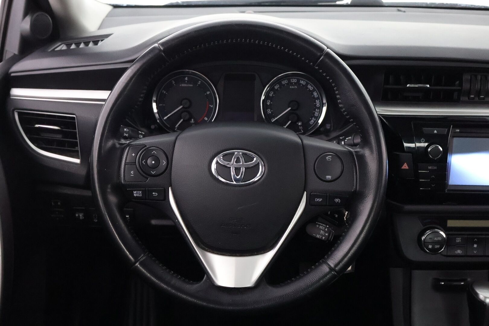 Toyota Corolla 2014 1,6 Valvematic Comfort Multidrive S 4ov - Suomiauto / Peruutuskamera / Vetokoukku / Puolinahat / Lohkolämmitin / Vakkari / Navi / Siisti!