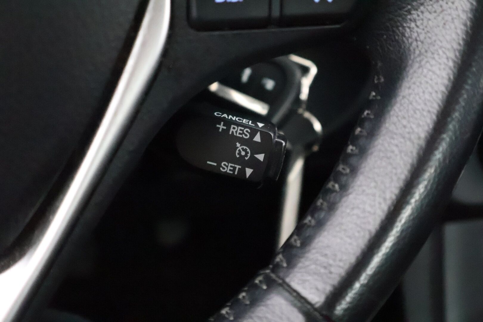 Toyota Corolla 2014 1,6 Valvematic Comfort Multidrive S 4ov - Suomiauto / Peruutuskamera / Vetokoukku / Puolinahat / Lohkolämmitin / Vakkari / Navi / Siisti!