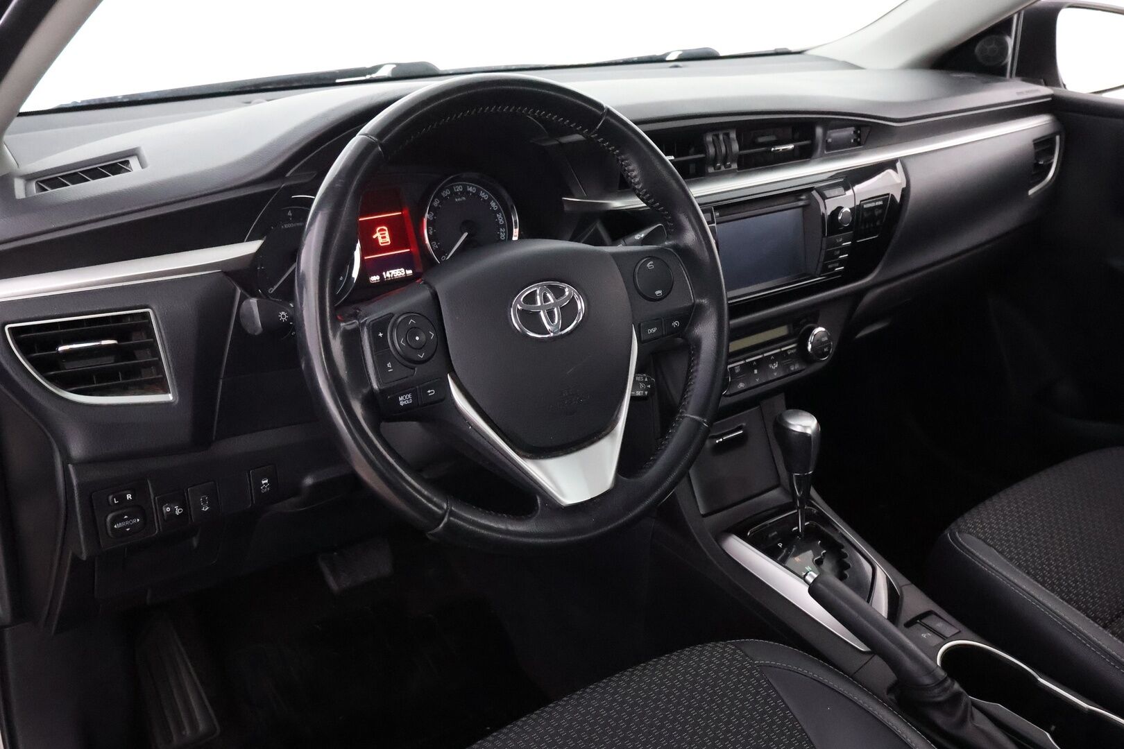 Toyota Corolla 2014 1,6 Valvematic Comfort Multidrive S 4ov - Suomiauto / Peruutuskamera / Vetokoukku / Puolinahat / Lohkolämmitin / Vakkari / Navi / Siisti!