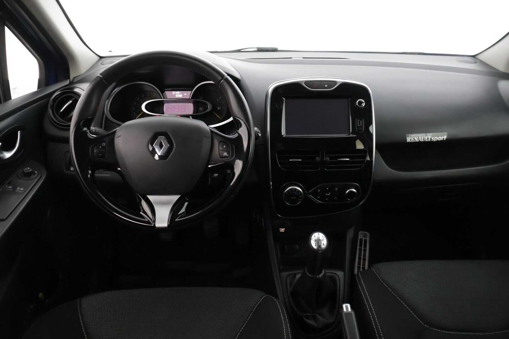 Renault Clio 2015 Energy TCe 90 GT Line * Lohkolämmitin / KeylessGo / Vakkari / Navigointi / Bluetooth * - * Hyvin huollettu Suomi-auto / GT-Line  / Taloudellinen ja ripeä *