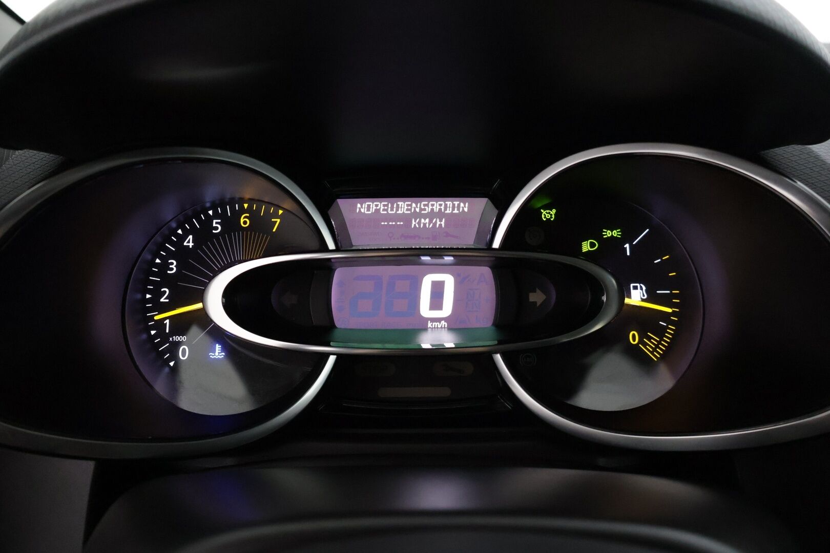 Renault Clio 2015 Energy TCe 90 GT Line * Lohkolämmitin / KeylessGo / Vakkari / Navigointi / Bluetooth * - * Hyvin huollettu Suomi-auto / GT-Line  / Taloudellinen ja ripeä *