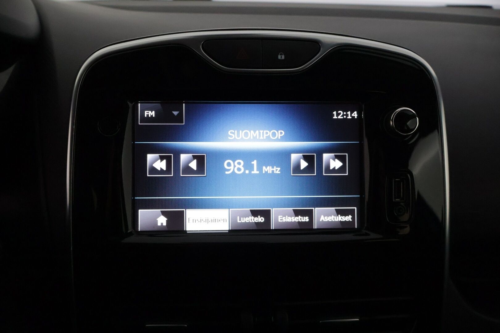 Renault Clio 2015 Energy TCe 90 GT Line * Lohkolämmitin / KeylessGo / Vakkari / Navigointi / Bluetooth * - * Hyvin huollettu Suomi-auto / GT-Line  / Taloudellinen ja ripeä *