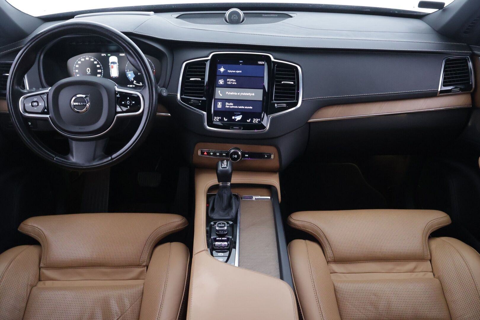 Volvo XC90 2016 D5 AWD First Edition aut *HUD / 360 / KOUKKU / ILMASTOIDUT JA HIEROVAT / PANORAMA / 7P / BOWER & WILKINS* - *Suomi-auto / Häikäisevät Varusteet / Hyvin Huollettu!*