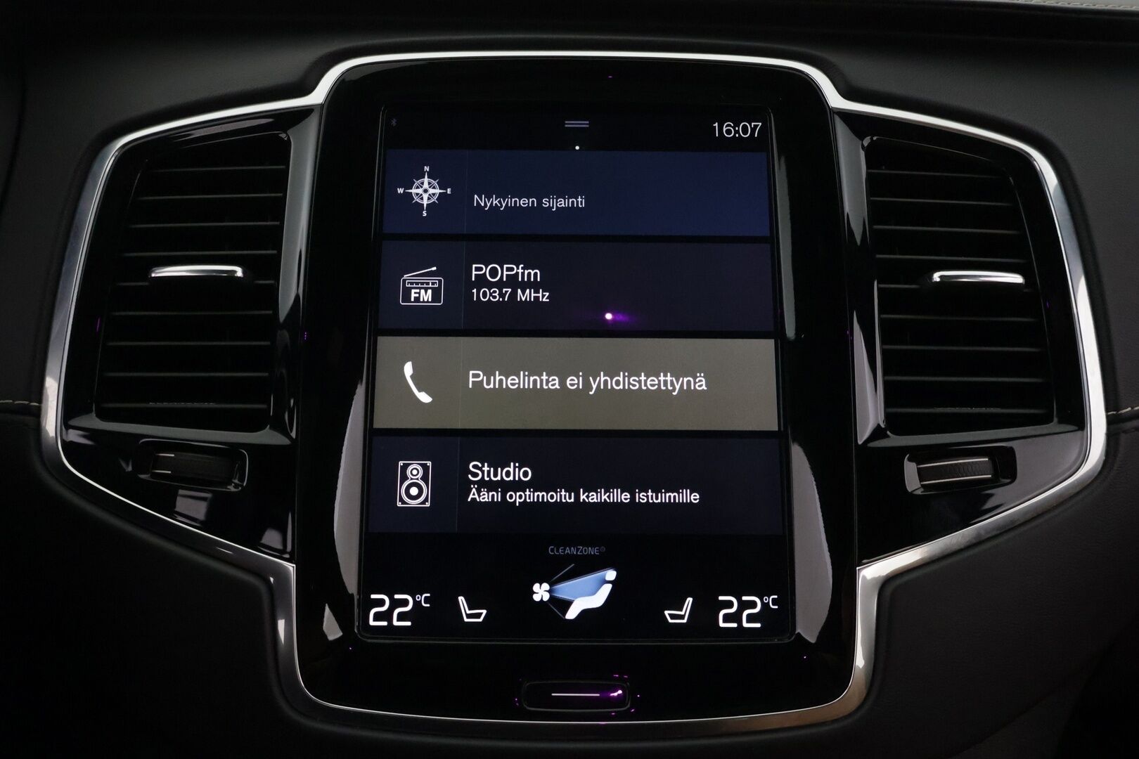 Volvo XC90 2016 D5 AWD First Edition aut *HUD / 360 / KOUKKU / ILMASTOIDUT JA HIEROVAT / PANORAMA / 7P / BOWER & WILKINS* - *Suomi-auto / Häikäisevät Varusteet / Hyvin Huollettu!*