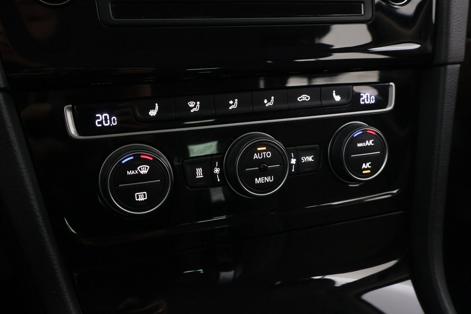 Volkswagen Golf 2015 Variant Highline Edition 40 1,4 TSI 90 kW (122 hv) BMT DSG-automaatti * Adapt vakkari / Tutkat / Lohko*