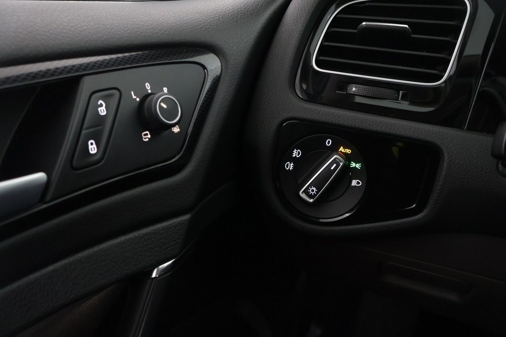 Volkswagen Golf 2015 Variant Highline Edition 40 1,4 TSI 90 kW (122 hv) BMT DSG-automaatti * Adapt vakkari / Tutkat / Lohko*