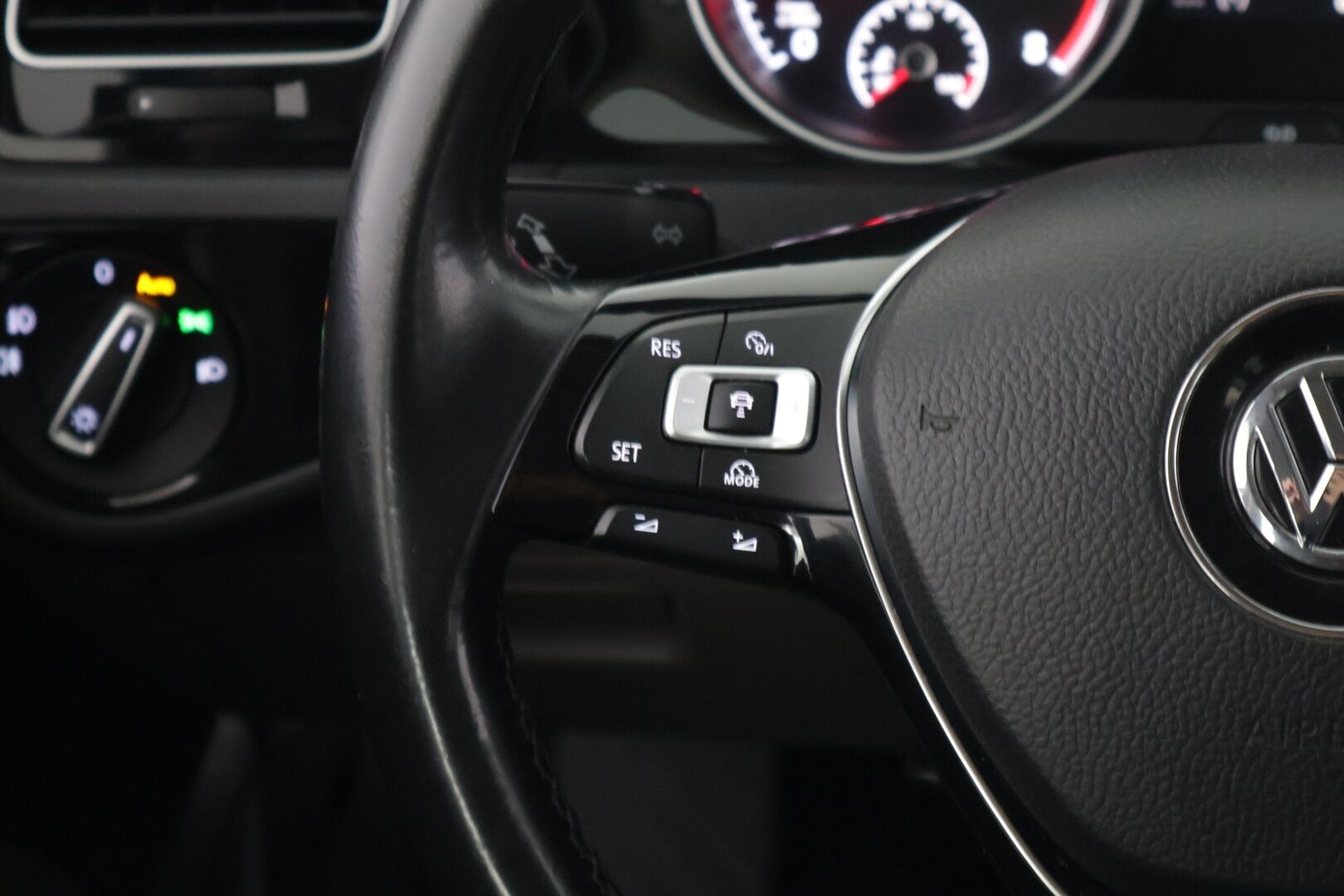 Volkswagen Golf 2015 Variant Highline Edition 40 1,4 TSI 90 kW (122 hv) BMT DSG-automaatti * Adapt vakkari / Tutkat / Lohko*
