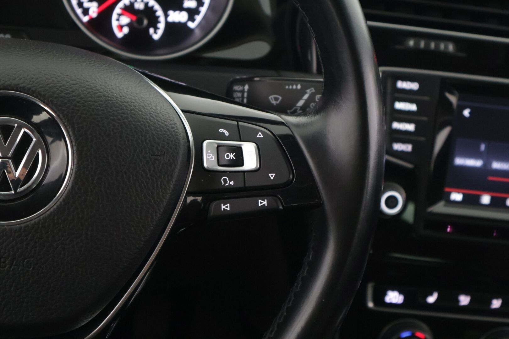 Volkswagen Golf 2015 Variant Highline Edition 40 1,4 TSI 90 kW (122 hv) BMT DSG-automaatti * Adapt vakkari / Tutkat / Lohko*