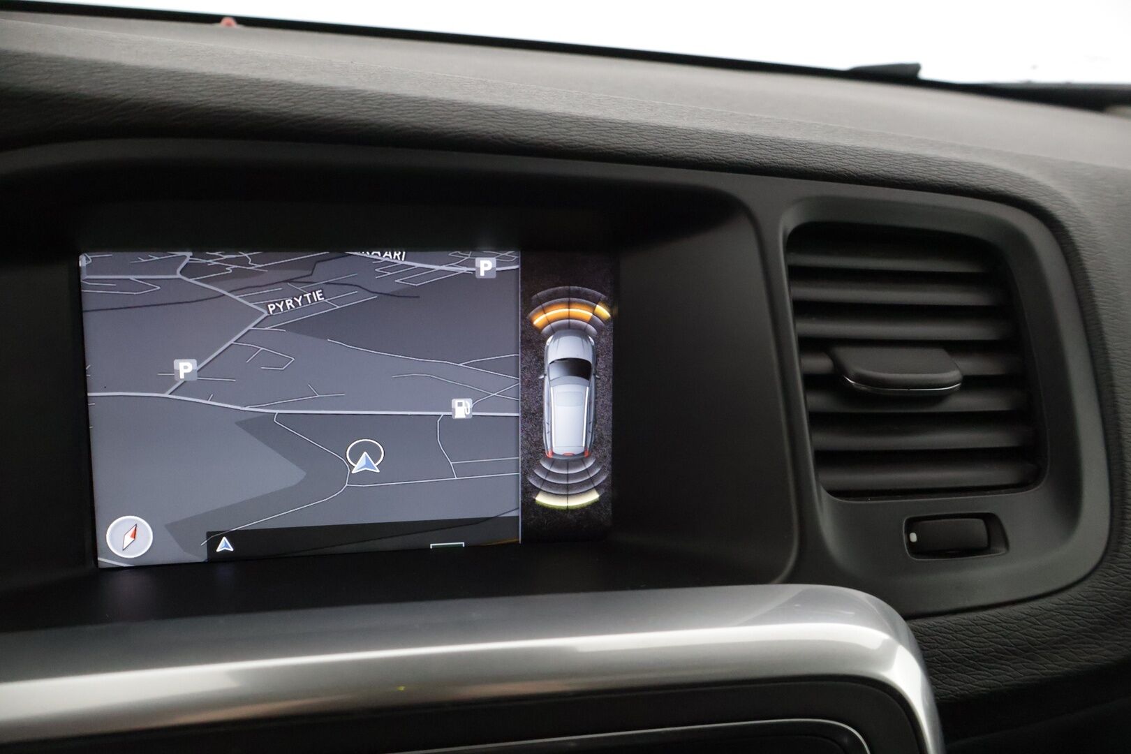 Volvo V60 2013 D6 Summum AWD + plug in hybrid aut * Adapt. Vakkari / Blis / Kattoluukku / Webasto / Kaistavahti / Digimittaristo * - * Siisti / kahdet hyväkuntoiset renkaat omilla alumiinivanteilla / Taloudellinen neliveto * - Osta nyt, maksa vasta ensi vuonna