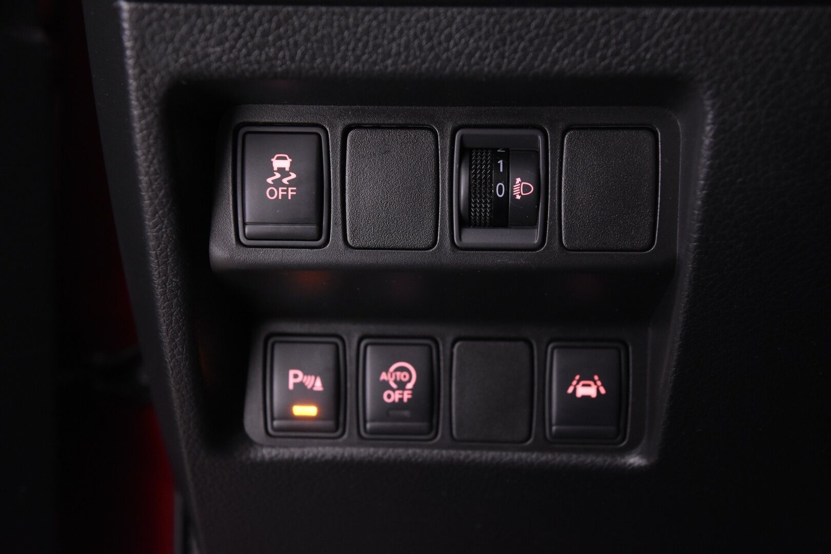 Nissan Qashqai 2015 DIG-T 115 Acenta 2WD 6M/T Safety Pack - Vakkari | Tutkat | Bluetooth | Lane Assist | Koukku | Lohko+sisäp.