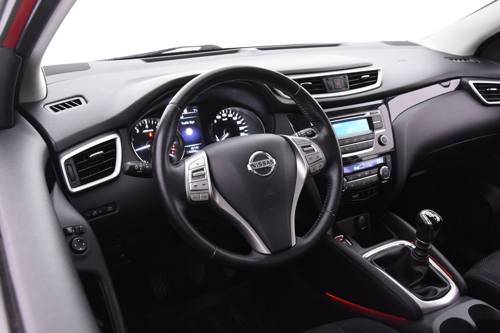 Nissan Qashqai 2015 DIG-T 115 Acenta 2WD 6M/T Safety Pack - Vakkari | Tutkat | Bluetooth | Lane Assist | Koukku | Lohko+sisäp.