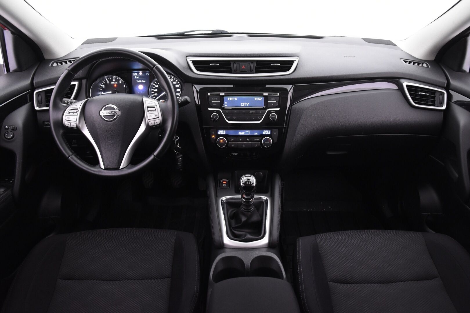 Nissan Qashqai 2015 DIG-T 115 Acenta 2WD 6M/T Safety Pack - Vakkari | Tutkat | Bluetooth | Lane Assist | Koukku | Lohko+sisäp.