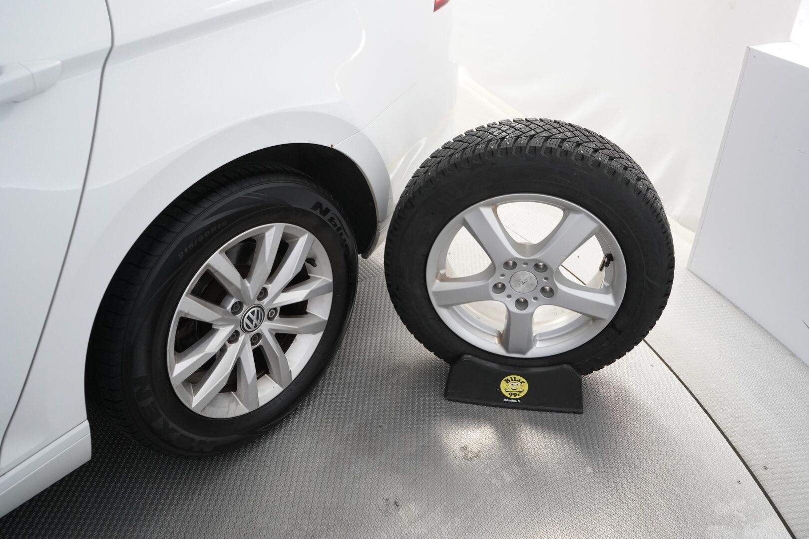 Volkswagen Passat 2015 Sedan Comfortline 2,0 TDI 110 kW (150 hv) *Webasto / Irr.Koukku / Tutkat / Sport-penkit / Navi* - Suomi-auto / Juuri Huollettu / Kahdet vanteet
