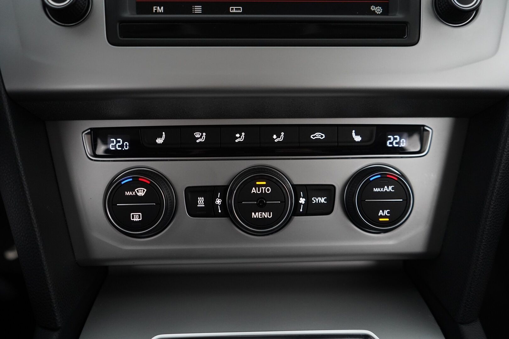 Volkswagen Passat 2015 Sedan Comfortline 2,0 TDI 110 kW (150 hv) *Webasto / Irr.Koukku / Tutkat / Sport-penkit / Navi* - Suomi-auto / Juuri Huollettu / Kahdet vanteet