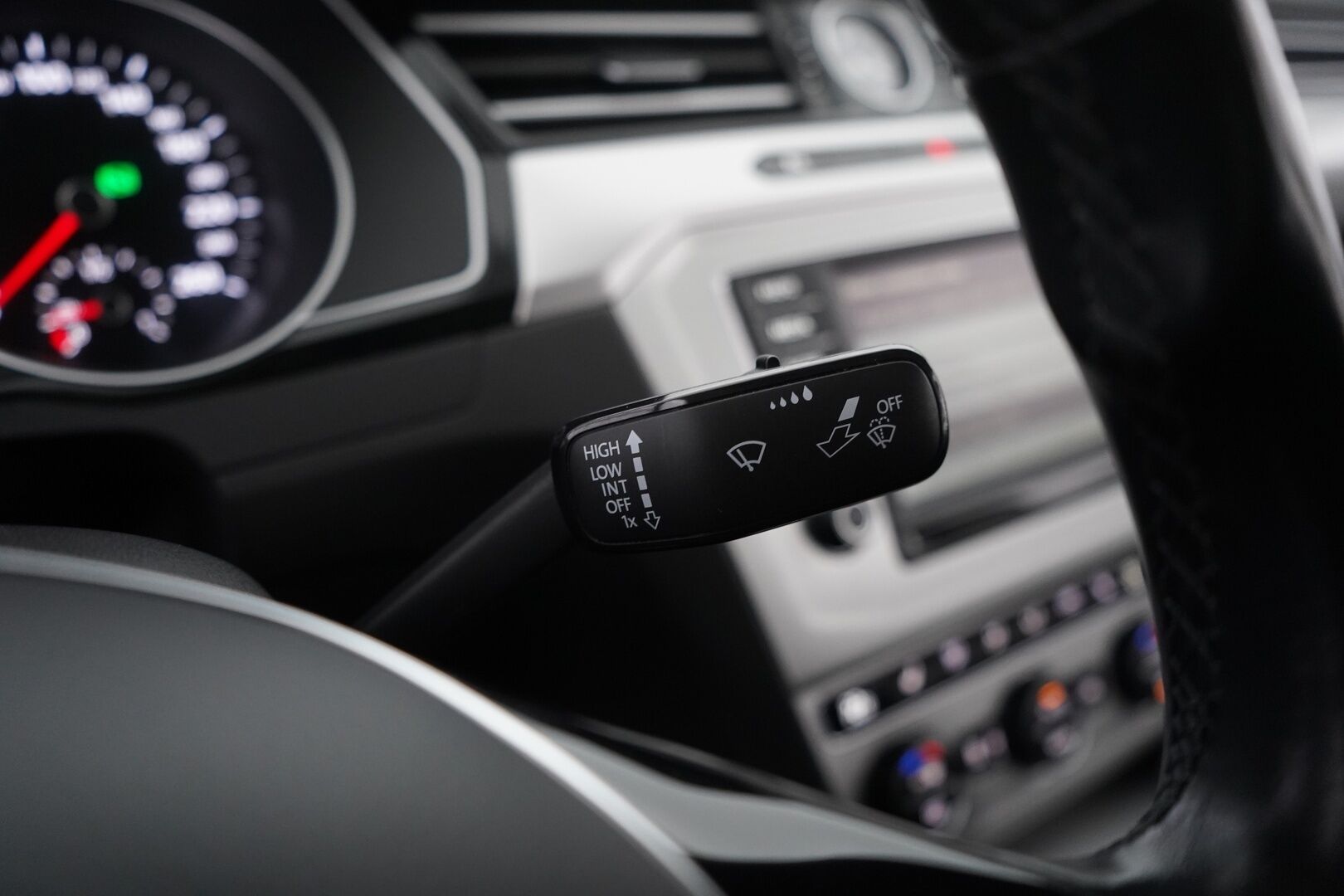 Volkswagen Passat 2015 Sedan Comfortline 2,0 TDI 110 kW (150 hv) *Webasto / Irr.Koukku / Tutkat / Sport-penkit / Navi* - Suomi-auto / Juuri Huollettu / Kahdet vanteet