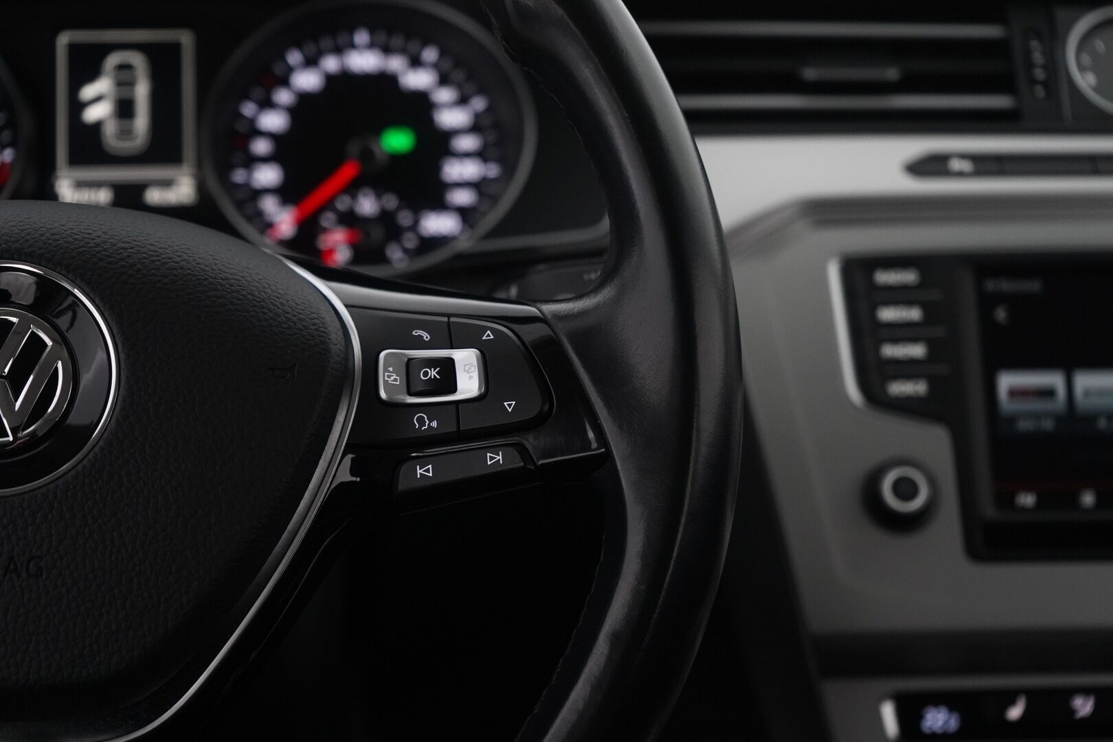 Volkswagen Passat 2015 Sedan Comfortline 2,0 TDI 110 kW (150 hv) *Webasto / Irr.Koukku / Tutkat / Sport-penkit / Navi* - KATSO KAMPANJAHINTA! / Suomi-auto / Juuri Huollettu / Kahdet vanteet - HULLU BLACKWEEK KORKOTARJOUS 2,49%