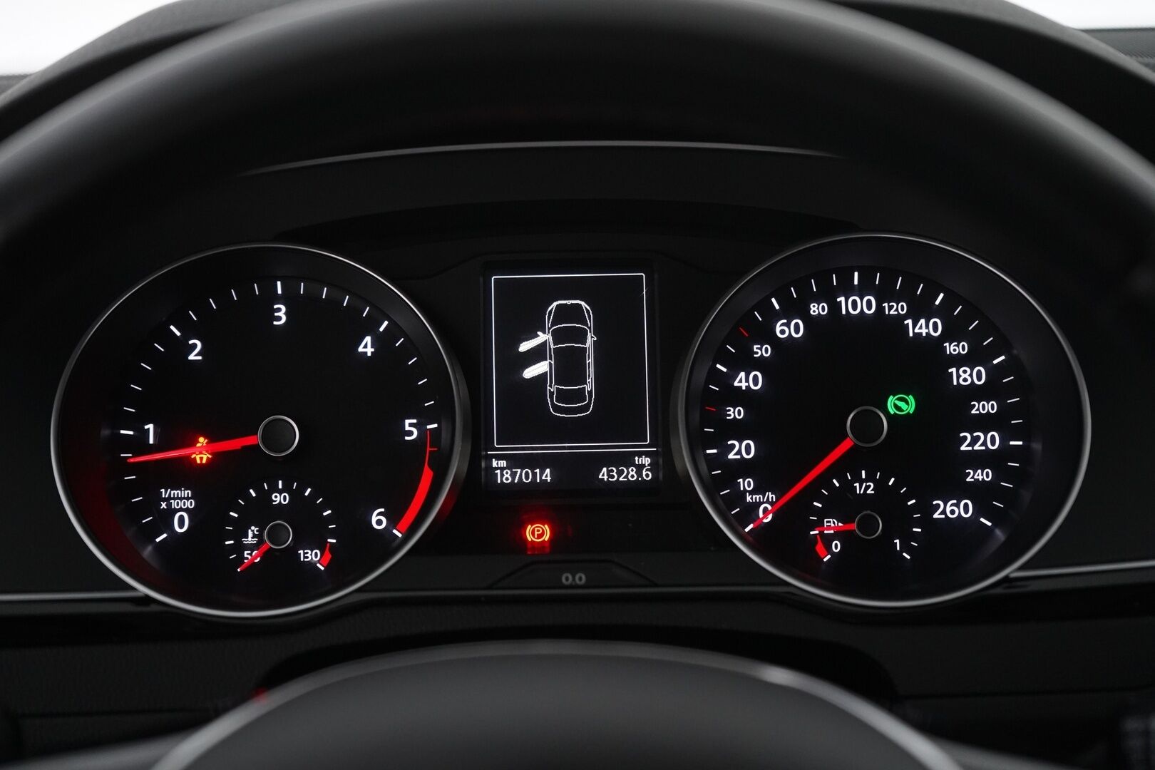 Volkswagen Passat 2015 Sedan Comfortline 2,0 TDI 110 kW (150 hv) *Webasto / Irr.Koukku / Tutkat / Sport-penkit / Navi* - KATSO KAMPANJAHINTA! / Suomi-auto / Juuri Huollettu / Kahdet vanteet - HULLU BLACKWEEK KORKOTARJOUS 2,49%