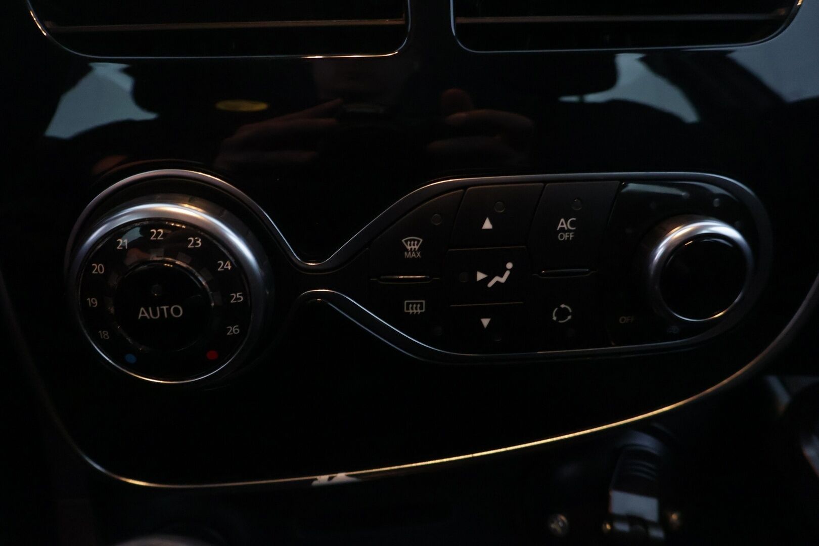 Renault Clio 2015 Energy TCe 90 Navi Style - YritysOutlet - tämä auto myydään vain yrityksille