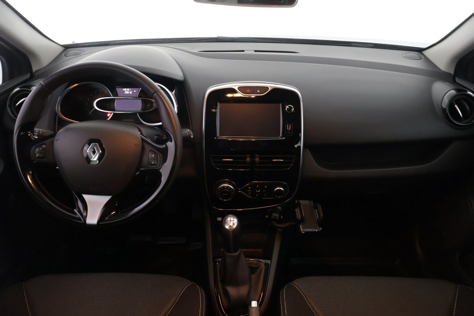 Renault Clio 2015 Energy TCe 90 Navi Style - YritysOutlet - tämä auto myydään vain yrityksille